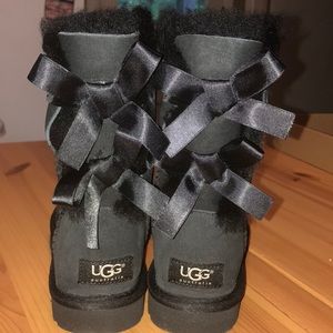 Brand New UGGs - Bailey Bow